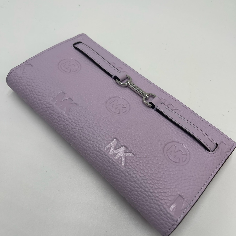 MICHAEL KORS Carson Large Logo Debossed Snap Wallet
Light Quartz 
NWT - Picture 7 of 16